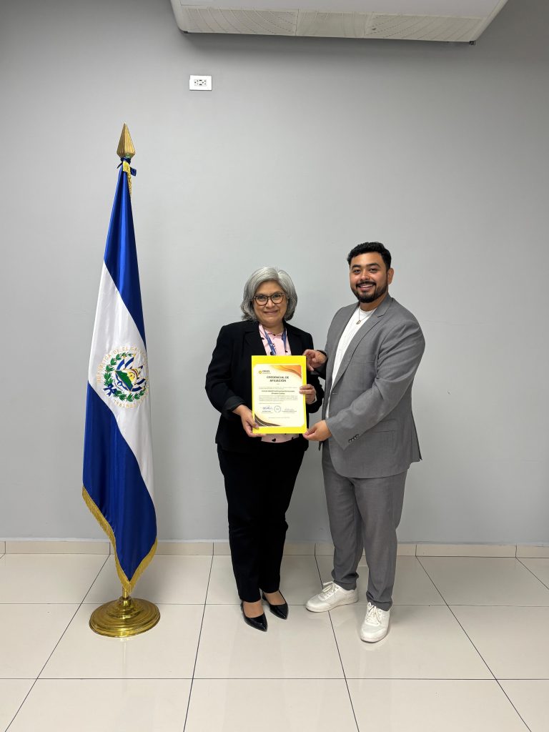 ENTREGA CREDENCIAL UCA- CBUES
